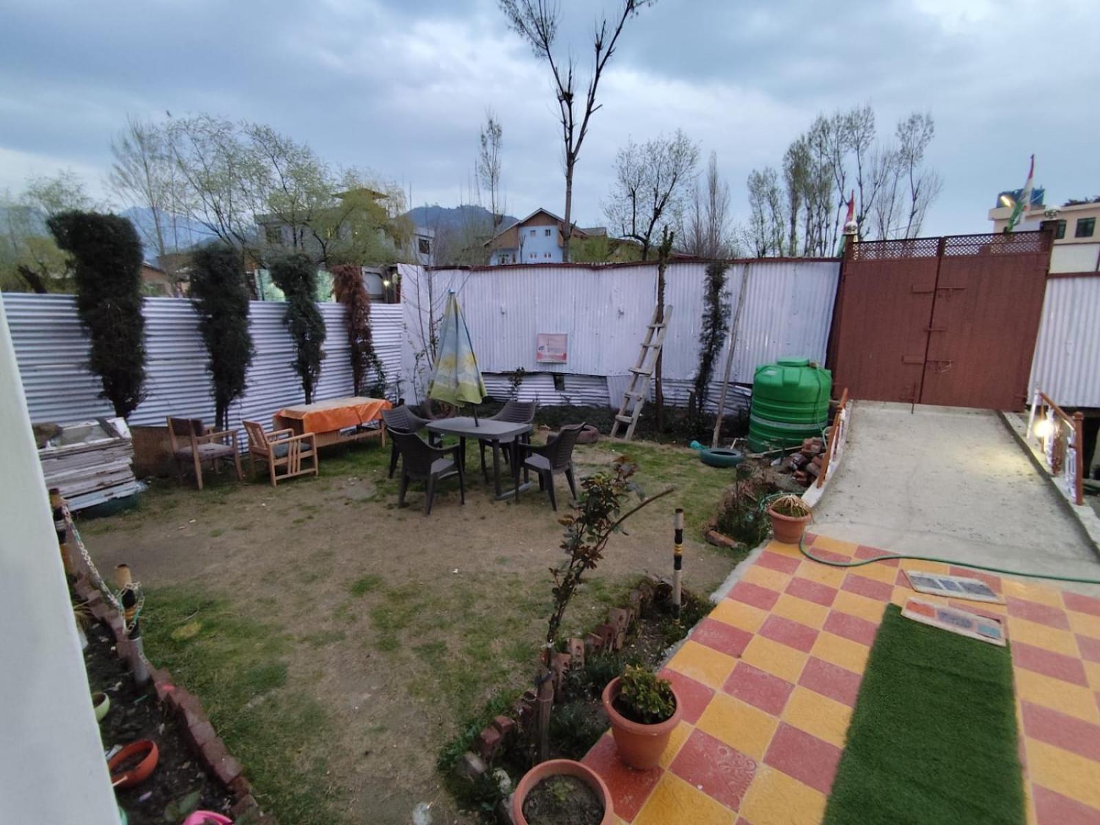 Hotel New Heaven Canal Srinagar  Exterior photo